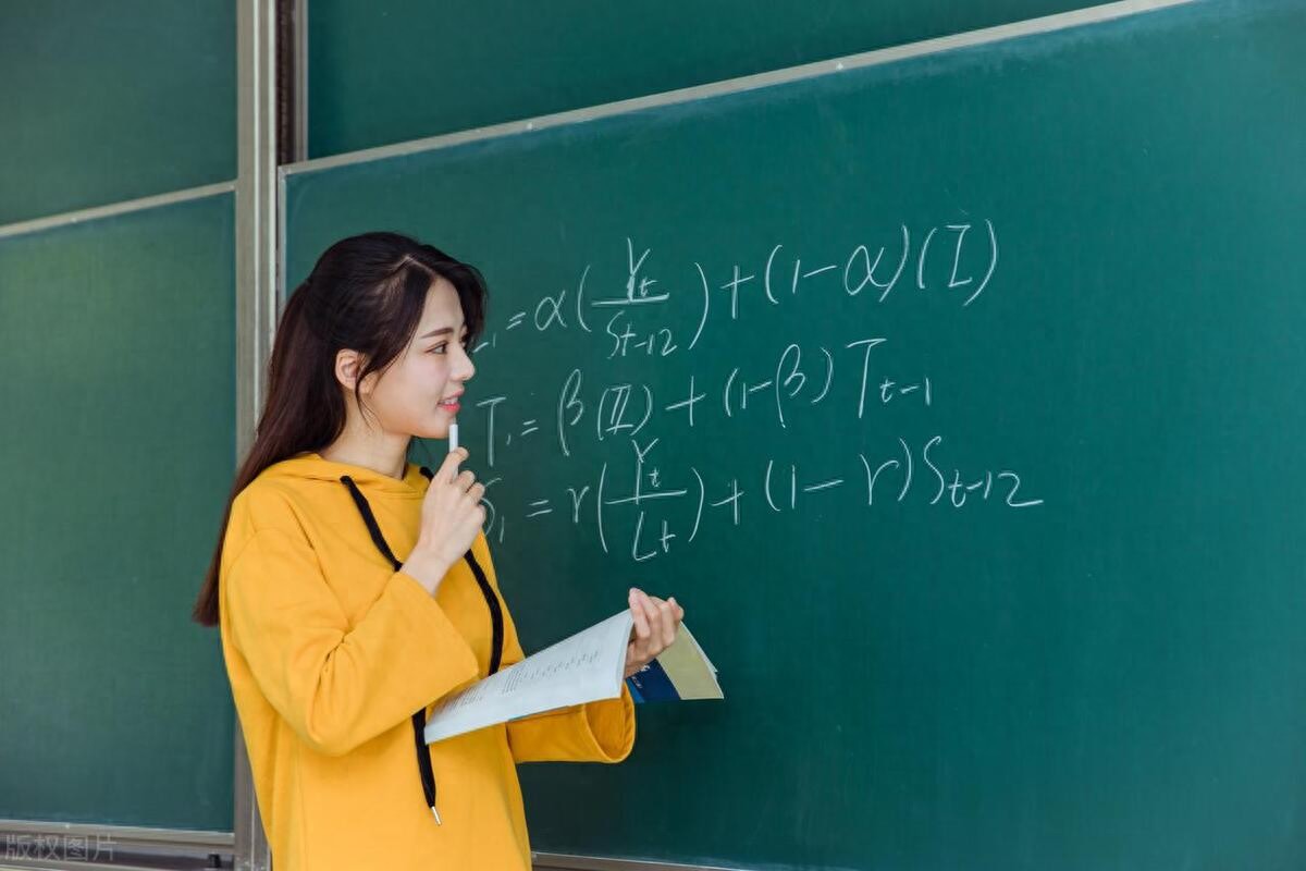 年轻班主任愤怒辞职，绝不做跪着的老师，老师和家长需相互理解-趣考网
