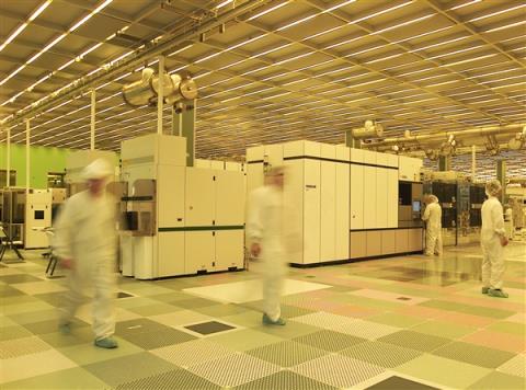 中国1个月对美稀土磁体出口量暴增660%：美国用芯片解禁换来的(图1)