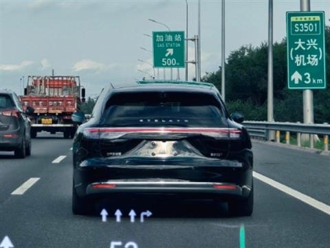 称亲自开上了陡坡 余承东晒享界S9T实车：颜值与实力并存(图5)