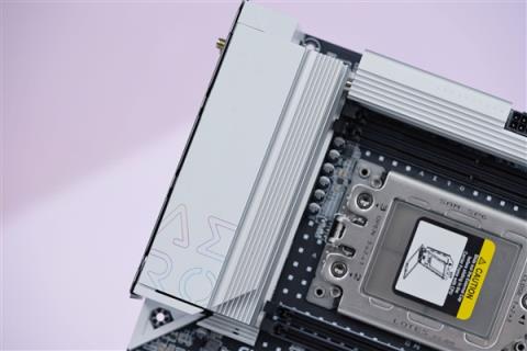 最强桌面CPU座驾！技嘉TRX50AEROD主板图赏(图9)