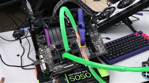 传奇落幕：GTX1080Ti定制水冷+超频也不敌RTX5050！(图2)