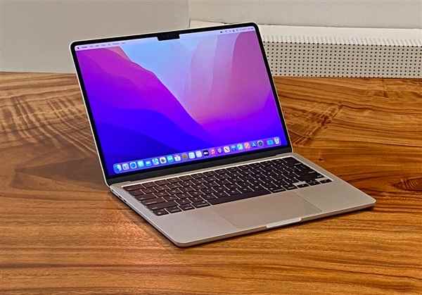 MiniLED退场！曝MacBookPro明年将升级OLED(图1)