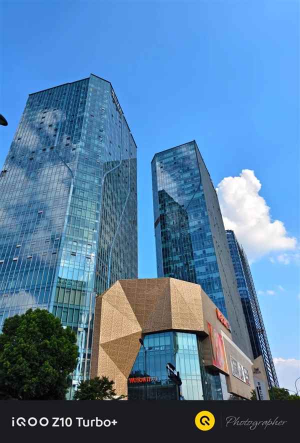 超大电池+旗舰性能=2199iQOO新机把钱花在了刀刃上(图12)