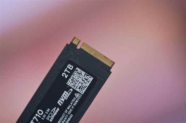 英睿达速度最快的Gen5 SSD！T7102TB图赏(图7)
