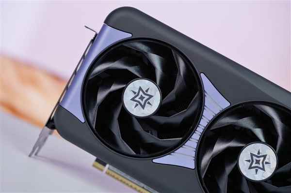 个性镜面背板！影驰RTX5080NOXOC图赏(图6)