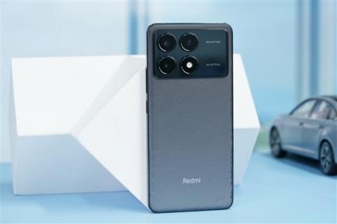 REDMIK90外观细节首曝：一体冷雕玻璃、超大矩阵Deco(图4)