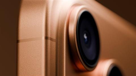 iPhone17Pro最新外观曝光：苹果调整天线布局 信号稳了(图1)