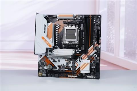 电竞风拉满！技嘉战鹰B850MFORCEWIFI6E主板图赏(图1)