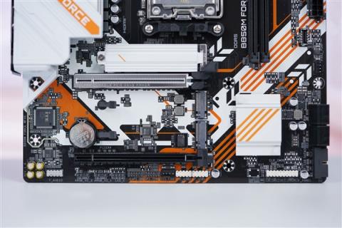 电竞风拉满！技嘉战鹰B850MFORCEWIFI6E主板图赏(图11)