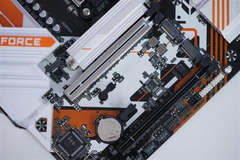 电竞风拉满！技嘉战鹰B850MFORCEWIFI6E主板图赏(图16)