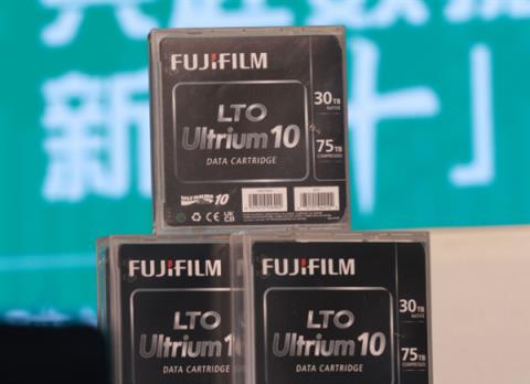 富士胶片发布75TB大容量LTO10磁带 专攻AI海量数据存储(图2)
