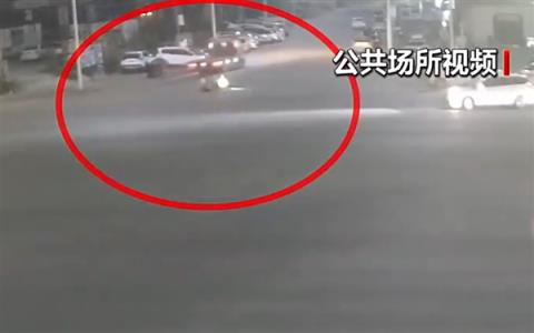 13岁男孩偷开路边货车 撞伤人后逃逸3个月：自称网上看的驾驶教程(图3)