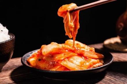 气温上升 未来可能做不了：韩国人吃了90%的山东出口泡菜(图1)