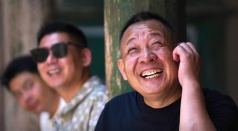 人民日报访胖东来董事长于东来 揭秘员工高薪酬高福利与商业逻辑“密码”(图2)
