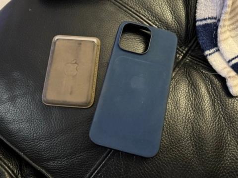 苹果终于抛弃精织斜纹！iPhone17系列官方手机壳亮相：合成纤维材质(图2)