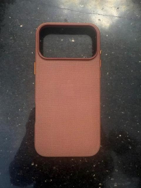 苹果终于抛弃精织斜纹！iPhone17系列官方手机壳亮相：合成纤维材质(图4)
