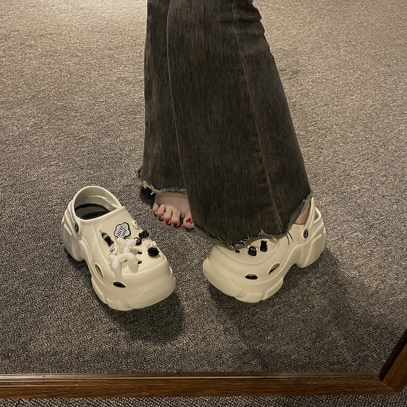 玛丽珍红色婚鞋:中式婚礼的优雅之选,新娘必备神器-图1 玛丽珍红色婚鞋:中式婚礼的优雅之选,新娘必备神器-图1