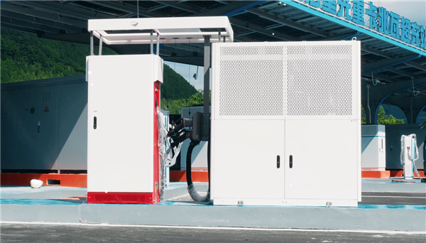 全球首个百兆瓦级重卡超充站发布:华为方案 5分钟补能百公里!-图4 全球首个百兆瓦级重卡超充站发布:华为方案 5分钟补能百公里!-图4