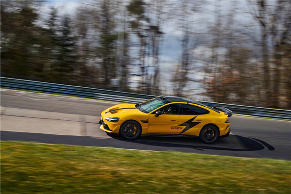 小米SU7 Ultra破了纽北记录 和我又有啥关系?-图11 小米SU7 Ultra破了纽北记录 和我又有啥关系?-图11