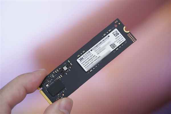 疾速7000MB/s！长江存储PC4501TBSSD图赏(图5)