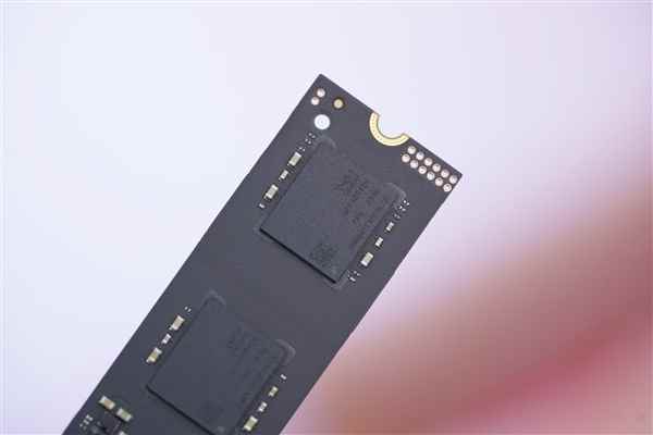 疾速7000MB/s！长江存储PC4501TBSSD图赏(图10)