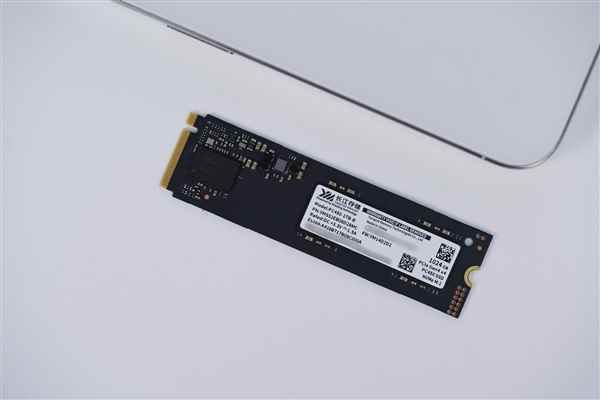 疾速7000MB/s！长江存储PC4501TBSSD图赏(图2)