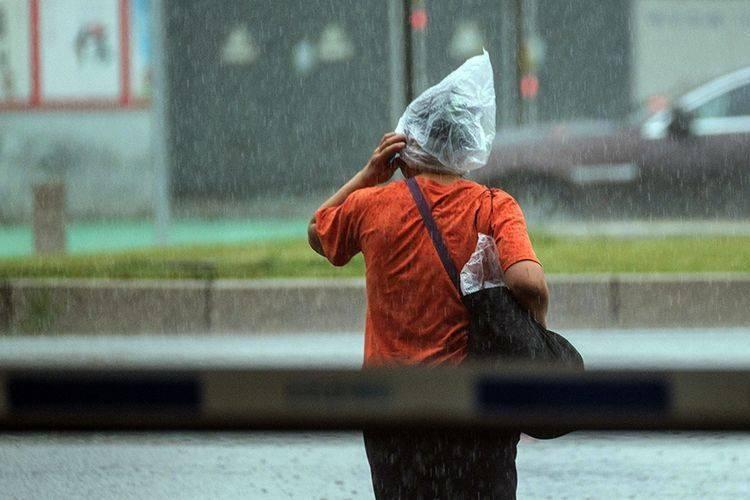 郑州发布暴雨红色预警