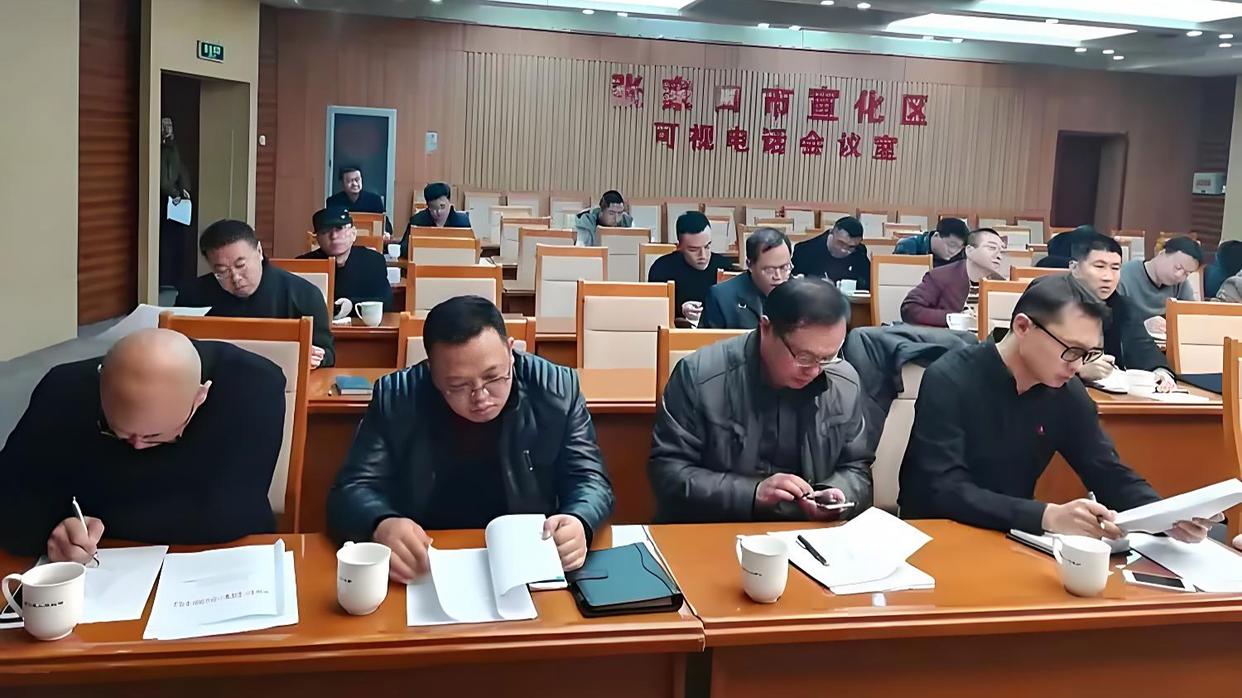 领导干部带头:开短会、讲短话