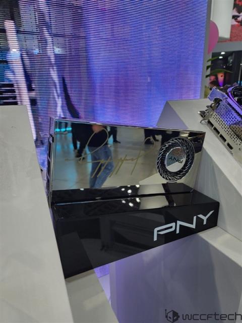 抛光镀铬超级亮！PNY40周年纪念版RTX5090/5080规格确认(图4)