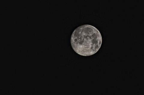 俄发布月球探测新时间表：“月球-26”将于2028年发射(图1)