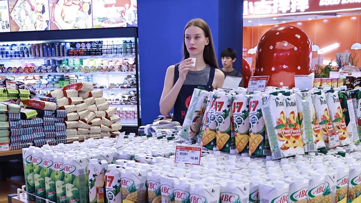 塞尔维亚将对近3000种商品限价降价