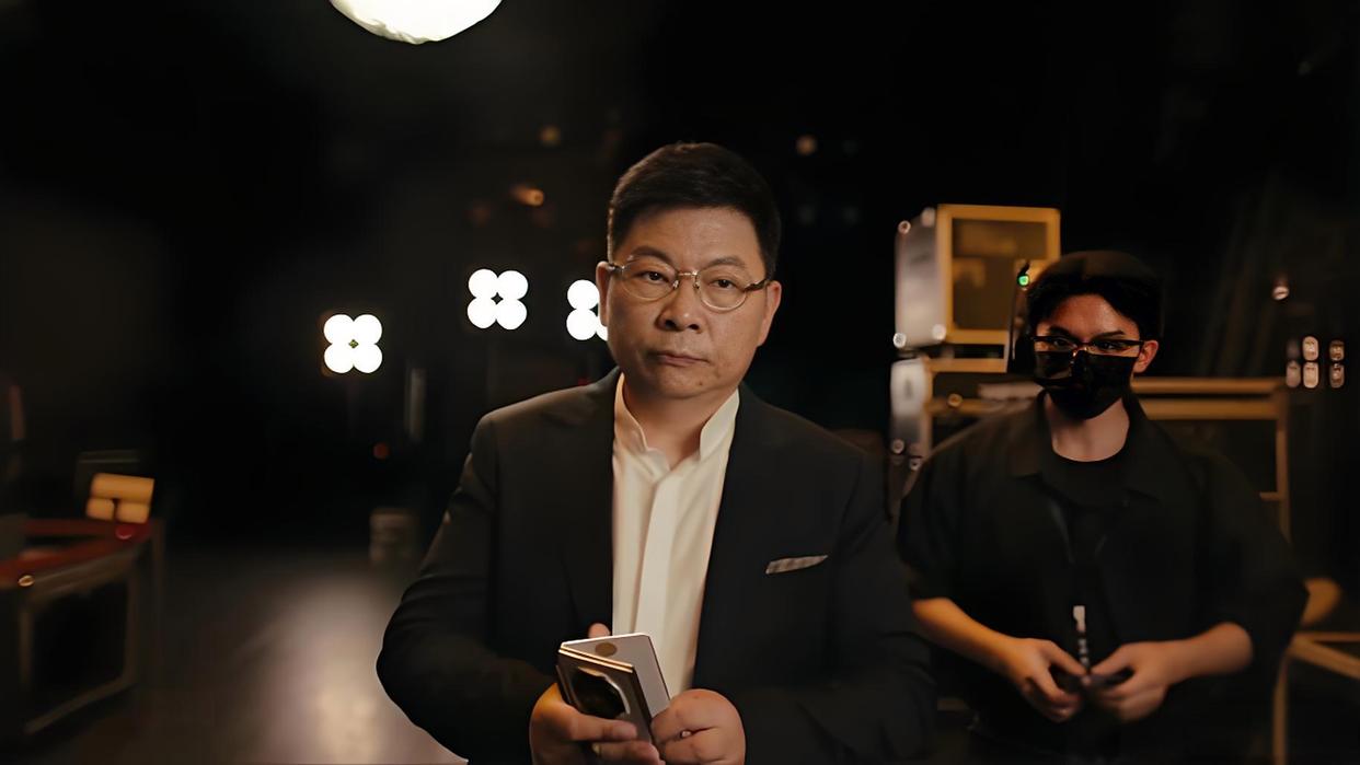 余承东曝光华为新款三折叠外观