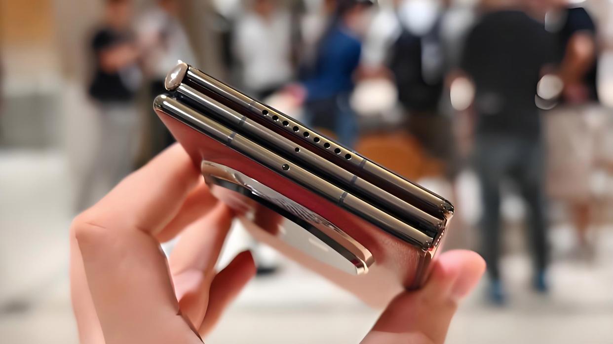 余承东曝光华为新款三折叠外观