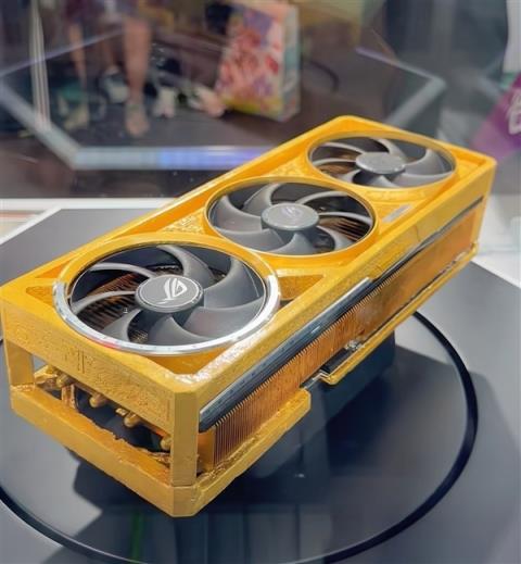 近1.4万元溢价90％！华硕RTX5080黄金版开卖 但没有金子(图1)