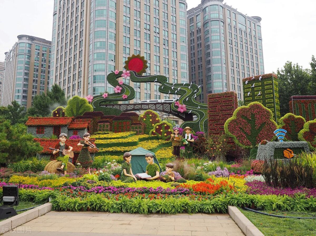 长安街沿线布置10组立体花坛