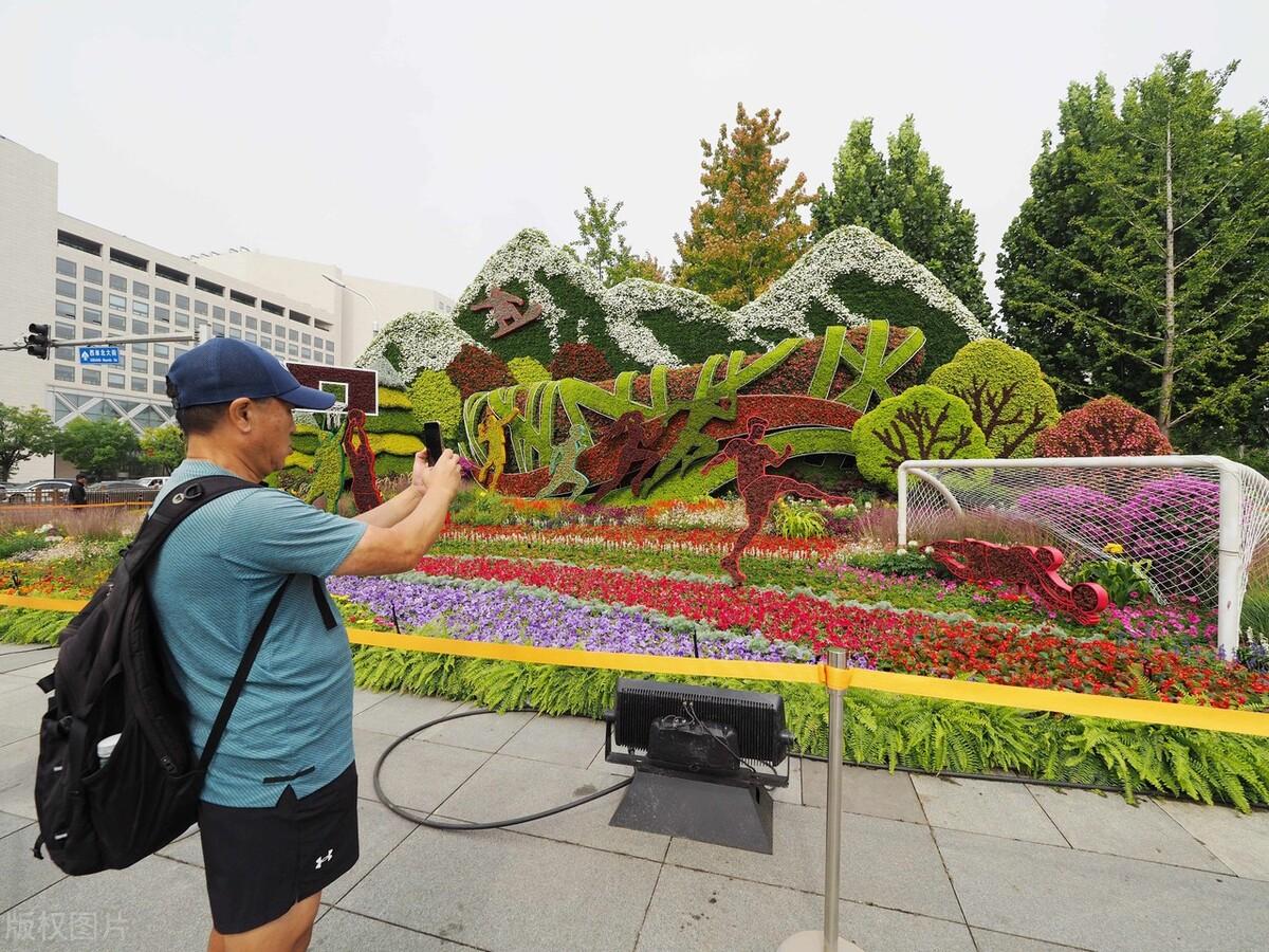 长安街沿线布置10组立体花坛