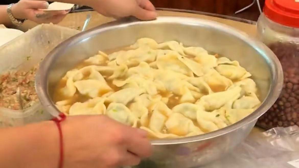 一顿吃200个水饺的16个外甥开学了
