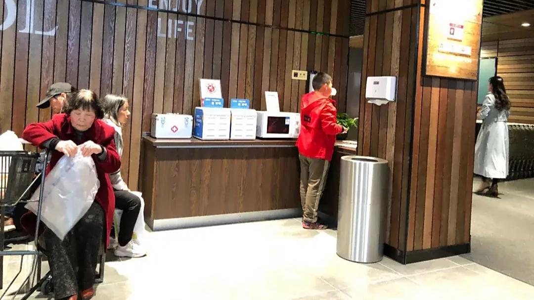 胖东来免费筷子无标签被顾客起诉