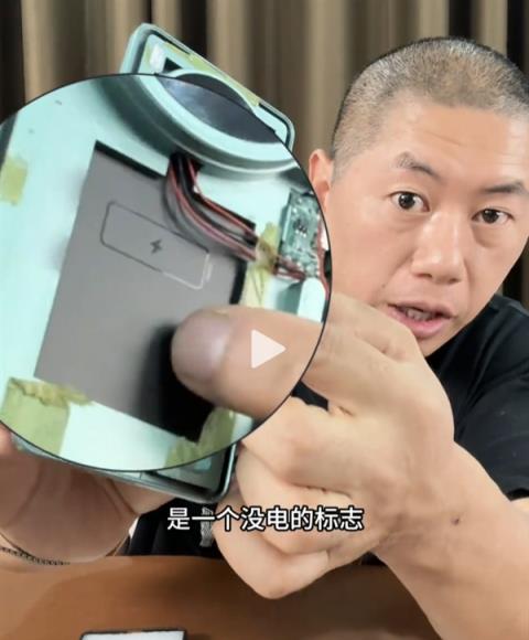 博主实测购买100块一台的智能手机：纯纯诈骗 屏幕只会亮没电图标(图5)