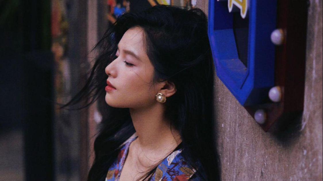 张婧仪复古港风造型引热议:美得像TVB当家花旦