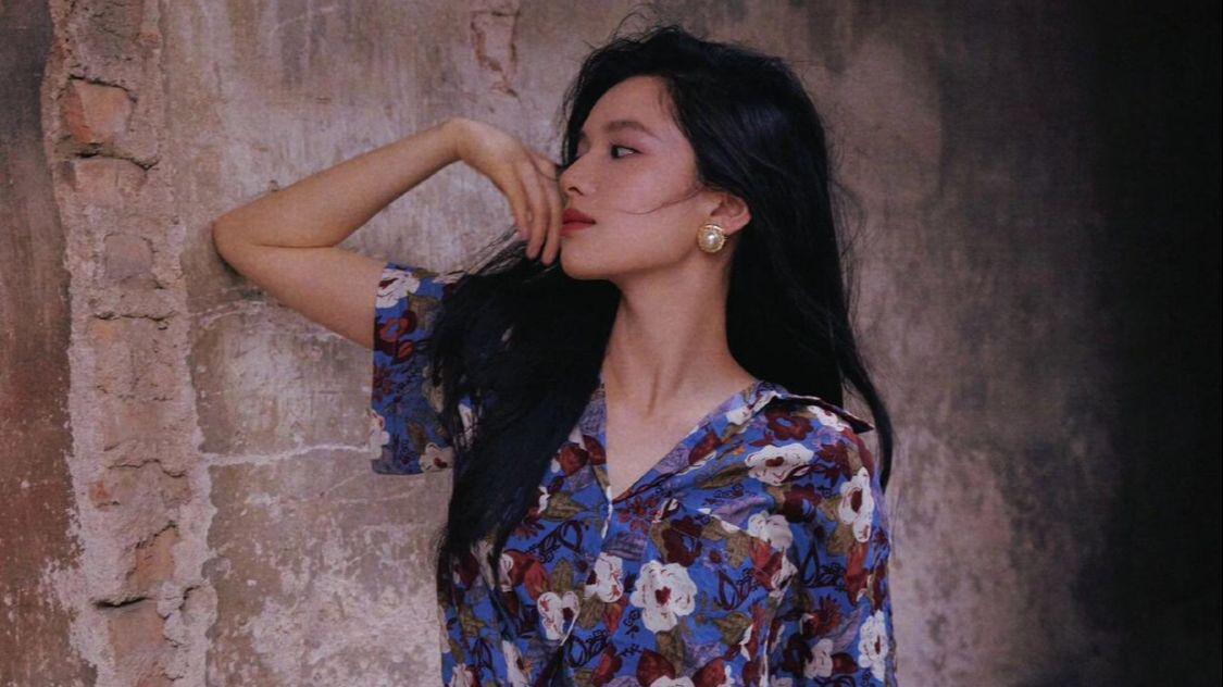 张婧仪复古港风造型引热议:美得像TVB当家花旦