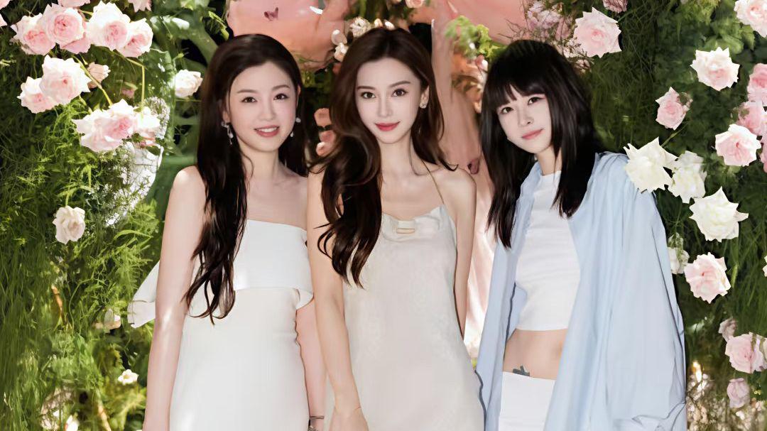 Angelababy参加闺蜜生日宴?无修生图状态非常好