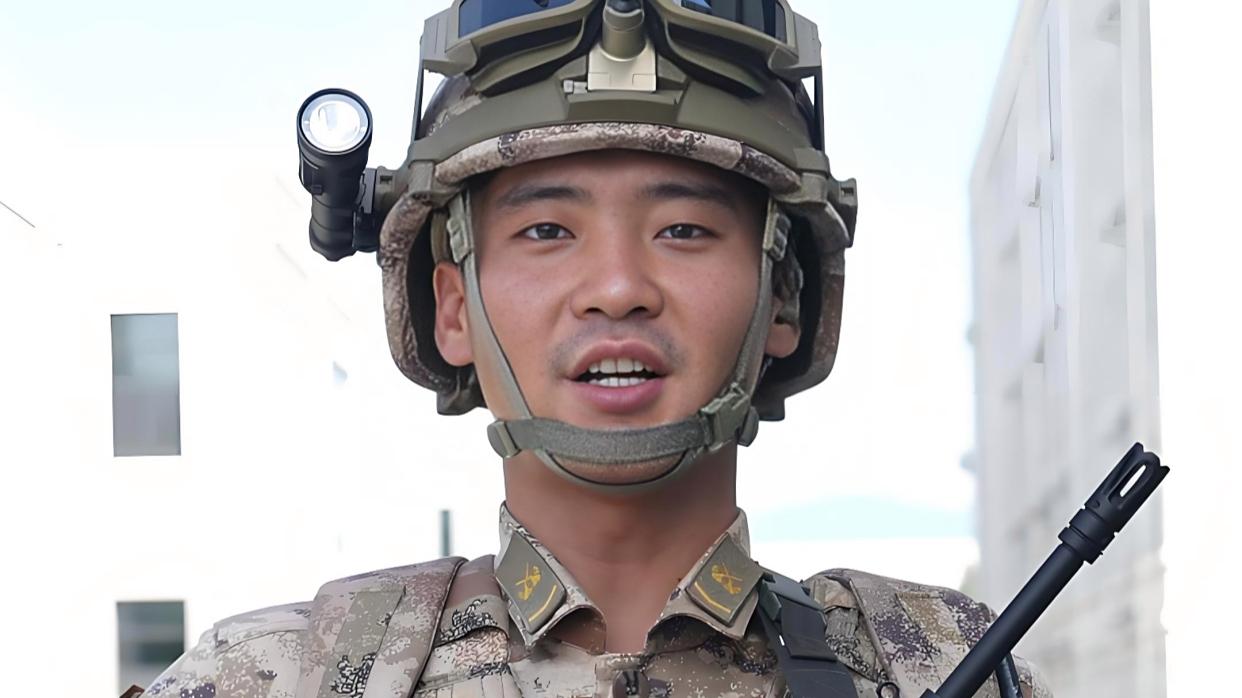 带着老排长的“新皮鞋”走上阅兵场