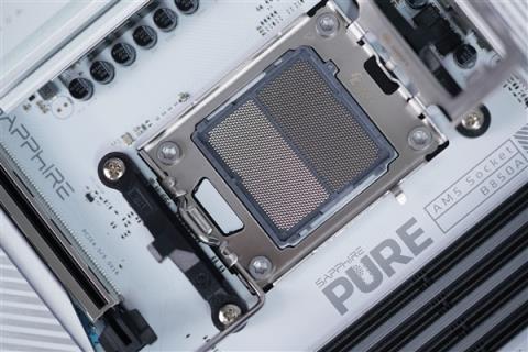 跑满AMDR99950X3D！蓝宝石PURE极地B850AWIFI主板图赏(图8)