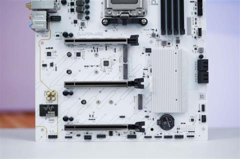 跑满AMDR99950X3D！蓝宝石PURE极地B850AWIFI主板图赏(图15)