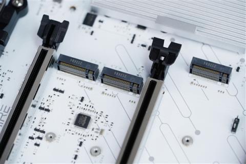 跑满AMDR99950X3D！蓝宝石PURE极地B850AWIFI主板图赏(图18)