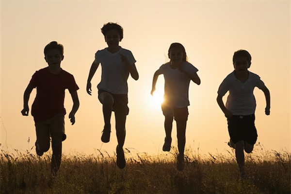 校长做俯卧撑:现场学生为其数数-图1 校长做俯卧撑:现场学生为其数数-图1