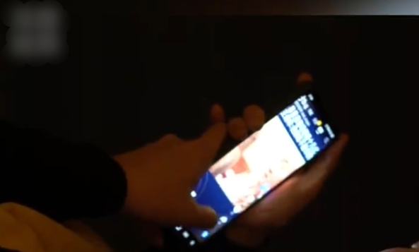 追短剧太投入女子差点失去右眼:长期深夜侧卧看五六小时-图1 追短剧太投入女子差点失去右眼:长期深夜侧卧看五六小时-图1