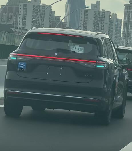 或将改写15万级家用SUV市场 尚界H5实车曝光：小蓝灯已点亮(图2)