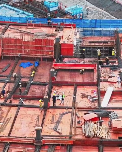 占地10万平、投资31亿！赛力斯全球研发中心地下结构封顶(图3)